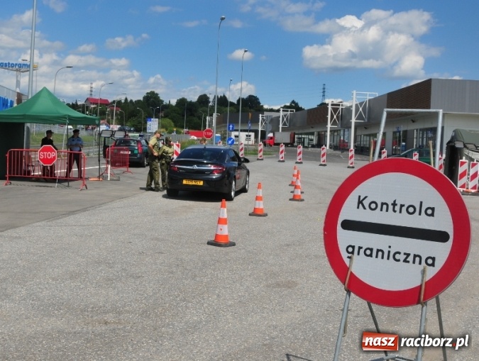 Zdjęcie w galerii na portalu naszraciborz.pl: Straż Graniczna podsumowała tymczasowe przywr&oacute;cenie kontroli granicznej wiadomości z regionu