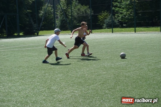 Zdjęcie w galerii na portalu naszraciborz.pl: Na orliku przy Kasprowicza powtarzają Euro 2016 wiadomości z regionu