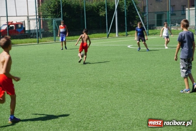 Zdjęcie w galerii na portalu naszraciborz.pl: Na orliku przy Kasprowicza powtarzają Euro 2016 wiadomości z regionu