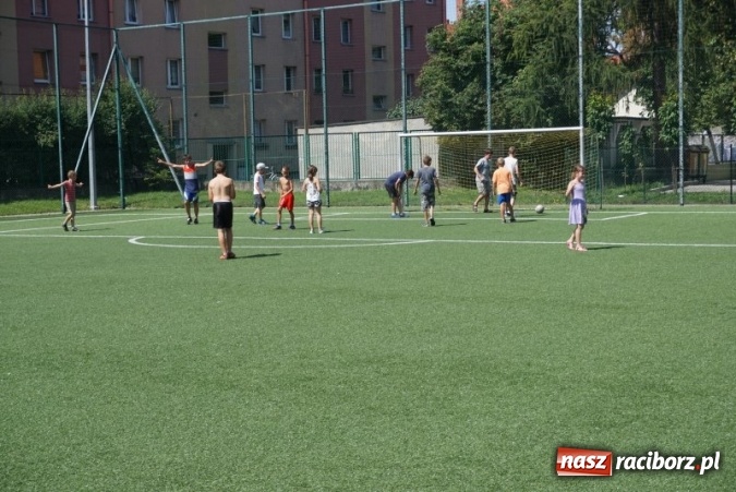 Zdjęcie w galerii na portalu naszraciborz.pl: Na orliku przy Kasprowicza powtarzają Euro 2016 wiadomości z regionu