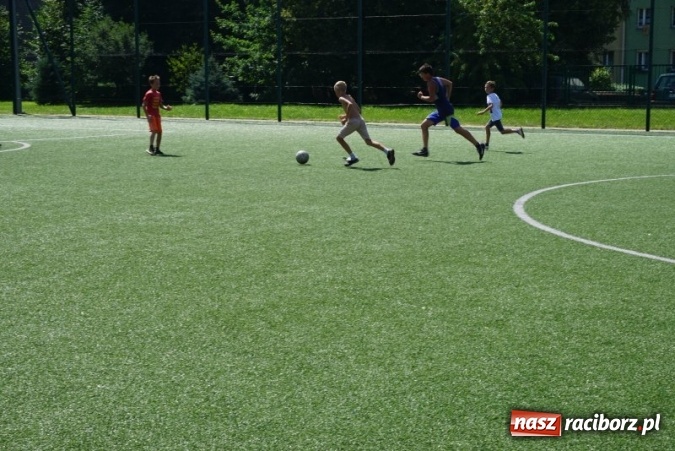 Zdjęcie w galerii na portalu naszraciborz.pl: Na orliku przy Kasprowicza powtarzają Euro 2016 wiadomości z regionu