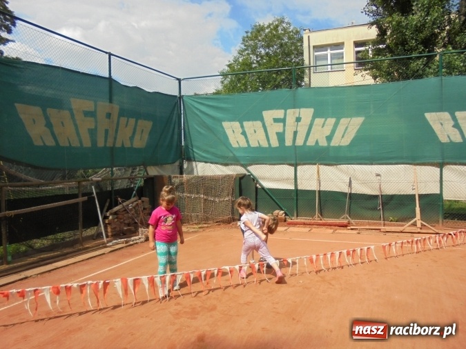 Zdjęcie w galerii na portalu naszraciborz.pl: Przyszli tenisiści poznawali tajniki sportu wiadomości z regionu