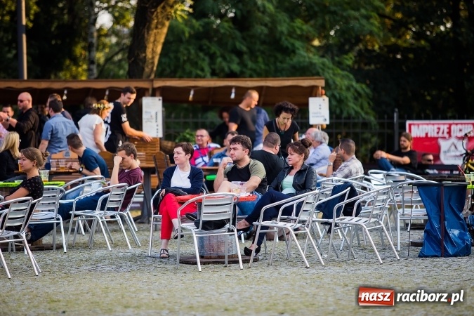 Zdjęcie w galerii na portalu naszraciborz.pl: INTRO - festiwal muzyki elektronicznej i światła na Zamku Piastowskim wiadomości z regionu