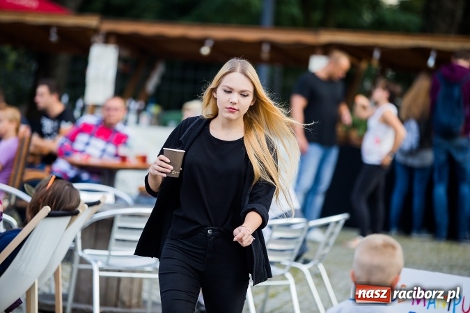 Zdjęcie w galerii na portalu naszraciborz.pl: INTRO - festiwal muzyki elektronicznej i światła na Zamku Piastowskim wiadomości z regionu