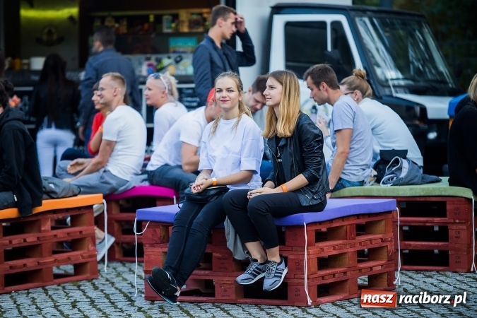Zdjęcie w galerii na portalu naszraciborz.pl: INTRO - festiwal muzyki elektronicznej i światła na Zamku Piastowskim wiadomości z regionu
