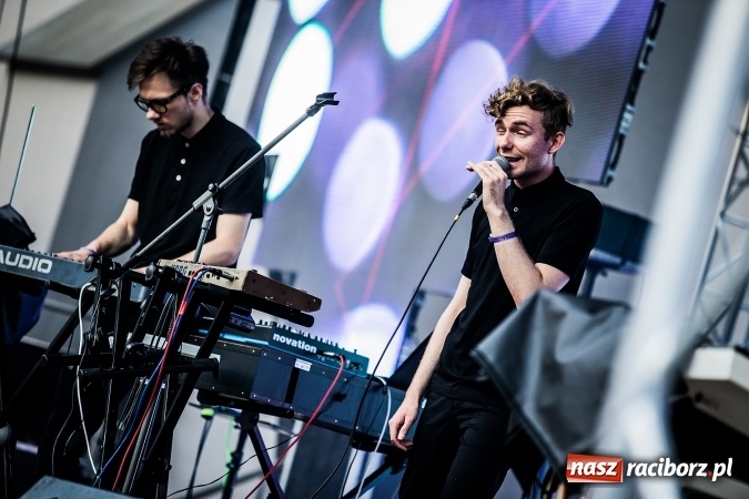 Zdjęcie w galerii na portalu naszraciborz.pl: INTRO - festiwal muzyki elektronicznej i światła na Zamku Piastowskim wiadomości z regionu