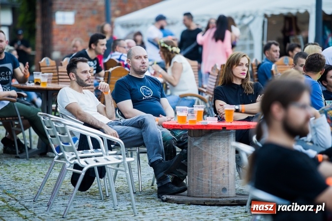 Zdjęcie w galerii na portalu naszraciborz.pl: INTRO - festiwal muzyki elektronicznej i światła na Zamku Piastowskim wiadomości z regionu