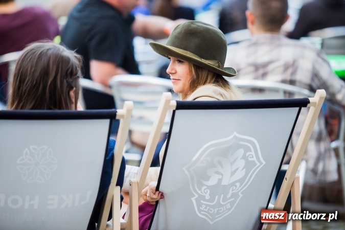 Zdjęcie w galerii na portalu naszraciborz.pl: INTRO - festiwal muzyki elektronicznej i światła na Zamku Piastowskim wiadomości z regionu