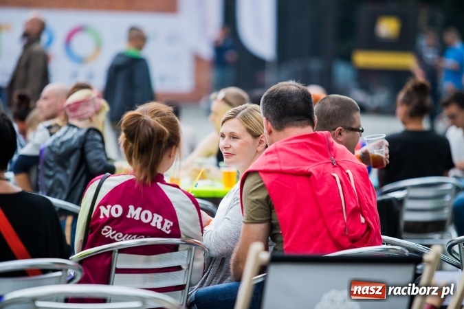 Zdjęcie w galerii na portalu naszraciborz.pl: INTRO - festiwal muzyki elektronicznej i światła na Zamku Piastowskim wiadomości z regionu