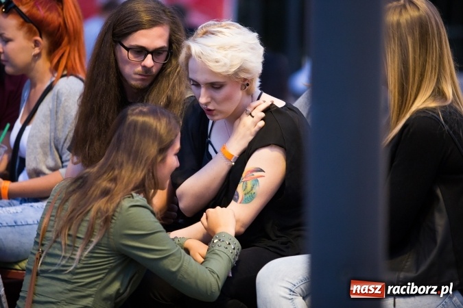 Zdjęcie w galerii na portalu naszraciborz.pl: INTRO - festiwal muzyki elektronicznej i światła na Zamku Piastowskim wiadomości z regionu