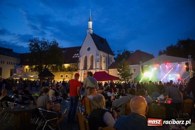 Zdjęcie w galerii na portalu naszraciborz.pl: INTRO - festiwal muzyki elektronicznej i światła na Zamku Piastowskim wiadomości z regionu