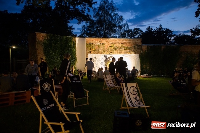 Zdjęcie w galerii na portalu naszraciborz.pl: INTRO - festiwal muzyki elektronicznej i światła na Zamku Piastowskim wiadomości z regionu