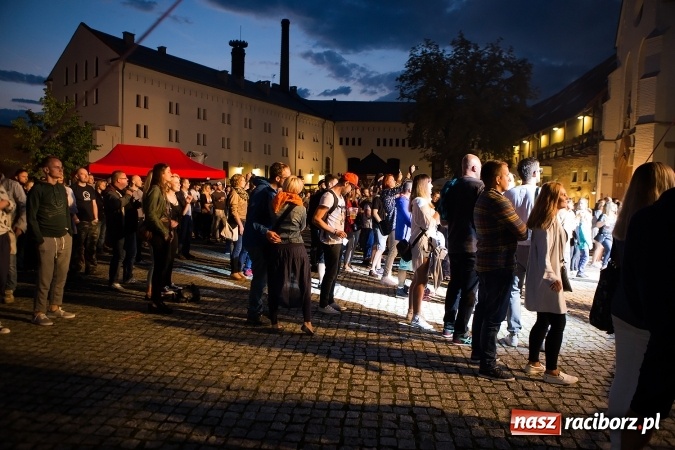 Zdjęcie w galerii na portalu naszraciborz.pl: INTRO - festiwal muzyki elektronicznej i światła na Zamku Piastowskim wiadomości z regionu