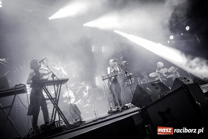 Zdjęcie w galerii na portalu naszraciborz.pl: INTRO - festiwal muzyki elektronicznej i światła na Zamku Piastowskim wiadomości z regionu