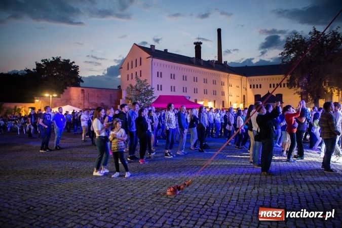 Zdjęcie w galerii na portalu naszraciborz.pl: INTRO - festiwal muzyki elektronicznej i światła na Zamku Piastowskim wiadomości z regionu