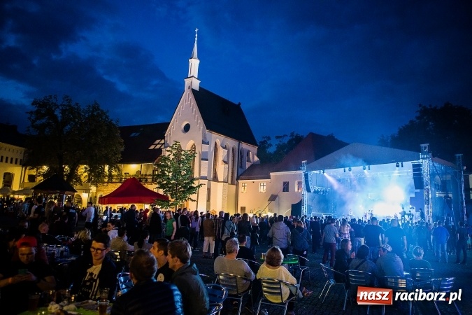 Zdjęcie w galerii na portalu naszraciborz.pl: INTRO - festiwal muzyki elektronicznej i światła na Zamku Piastowskim wiadomości z regionu