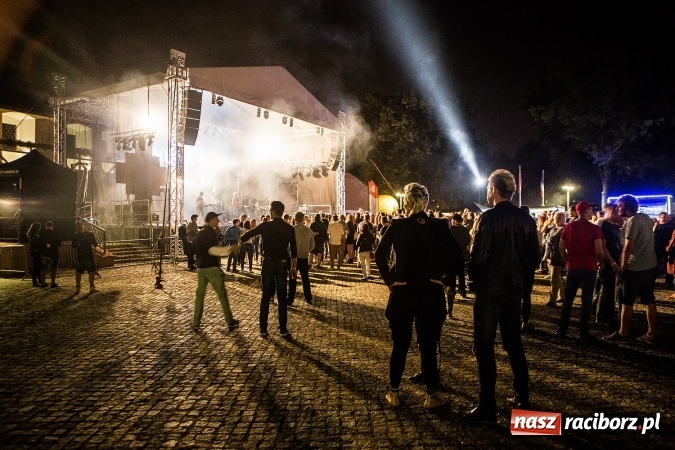 Zdjęcie w galerii na portalu naszraciborz.pl: INTRO - festiwal muzyki elektronicznej i światła na Zamku Piastowskim wiadomości z regionu