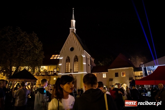 Zdjęcie w galerii na portalu naszraciborz.pl: INTRO - festiwal muzyki elektronicznej i światła na Zamku Piastowskim wiadomości z regionu