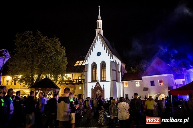 Zdjęcie w galerii na portalu naszraciborz.pl: INTRO - festiwal muzyki elektronicznej i światła na Zamku Piastowskim wiadomości z regionu