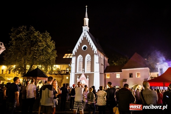 Zdjęcie w galerii na portalu naszraciborz.pl: INTRO - festiwal muzyki elektronicznej i światła na Zamku Piastowskim wiadomości z regionu