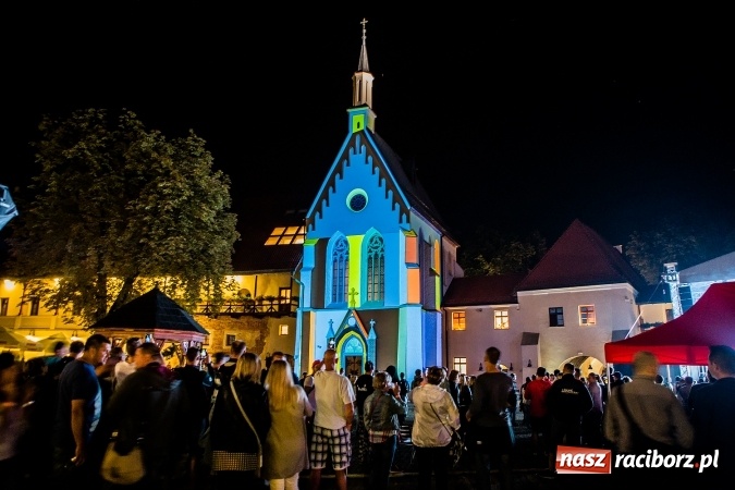 Zdjęcie w galerii na portalu naszraciborz.pl: INTRO - festiwal muzyki elektronicznej i światła na Zamku Piastowskim wiadomości z regionu