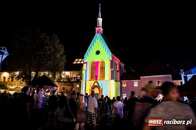 Zdjęcie w galerii na portalu naszraciborz.pl: INTRO - festiwal muzyki elektronicznej i światła na Zamku Piastowskim wiadomości z regionu