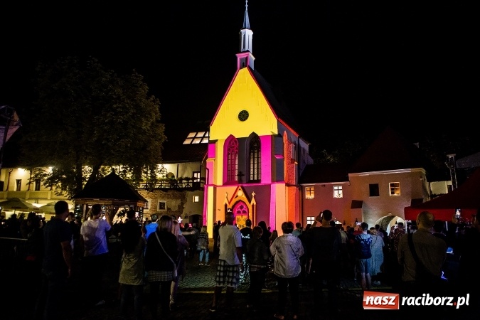 Zdjęcie w galerii na portalu naszraciborz.pl: INTRO - festiwal muzyki elektronicznej i światła na Zamku Piastowskim wiadomości z regionu