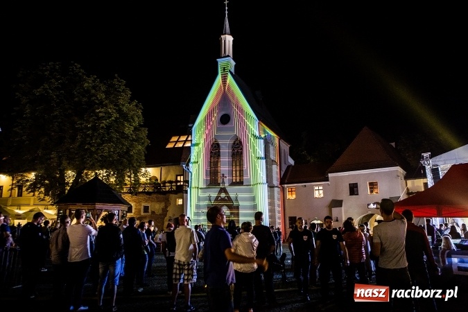 Zdjęcie w galerii na portalu naszraciborz.pl: INTRO - festiwal muzyki elektronicznej i światła na Zamku Piastowskim wiadomości z regionu