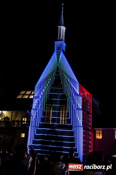 Zdjęcie w galerii na portalu naszraciborz.pl: INTRO - festiwal muzyki elektronicznej i światła na Zamku Piastowskim wiadomości z regionu