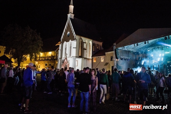 Zdjęcie w galerii na portalu naszraciborz.pl: INTRO - festiwal muzyki elektronicznej i światła na Zamku Piastowskim wiadomości z regionu