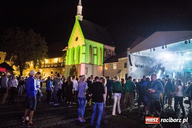 Zdjęcie w galerii na portalu naszraciborz.pl: INTRO - festiwal muzyki elektronicznej i światła na Zamku Piastowskim wiadomości z regionu