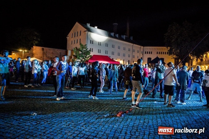 Zdjęcie w galerii na portalu naszraciborz.pl: INTRO - festiwal muzyki elektronicznej i światła na Zamku Piastowskim wiadomości z regionu