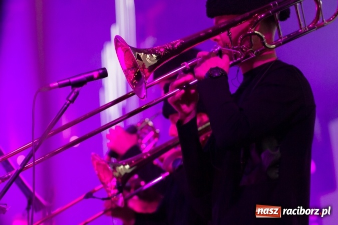 Zdjęcie w galerii na portalu naszraciborz.pl: INTRO - festiwal muzyki elektronicznej i światła na Zamku Piastowskim wiadomości z regionu