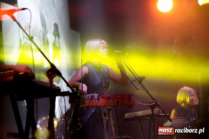 Zdjęcie w galerii na portalu naszraciborz.pl: INTRO - festiwal muzyki elektronicznej i światła na Zamku Piastowskim wiadomości z regionu