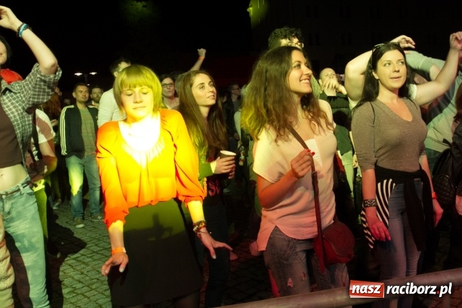 Zdjęcie w galerii na portalu naszraciborz.pl: INTRO - festiwal muzyki elektronicznej i światła na Zamku Piastowskim wiadomości z regionu