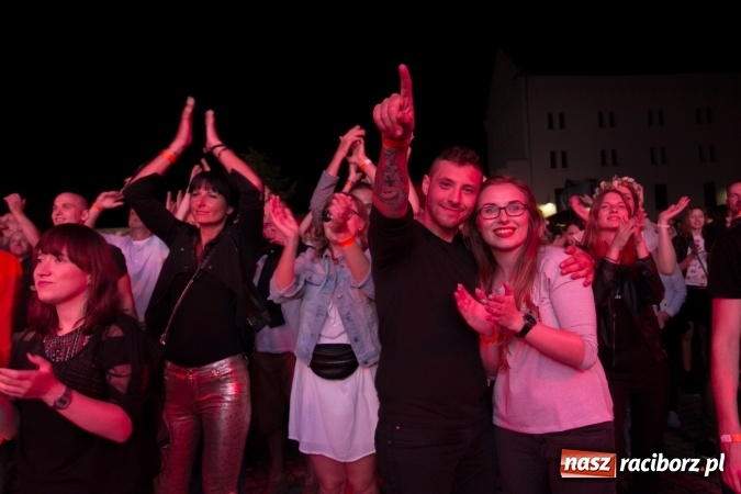 Zdjęcie w galerii na portalu naszraciborz.pl: INTRO - festiwal muzyki elektronicznej i światła na Zamku Piastowskim wiadomości z regionu