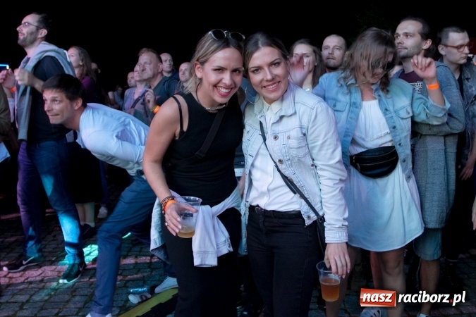 Zdjęcie w galerii na portalu naszraciborz.pl: INTRO - festiwal muzyki elektronicznej i światła na Zamku Piastowskim wiadomości z regionu