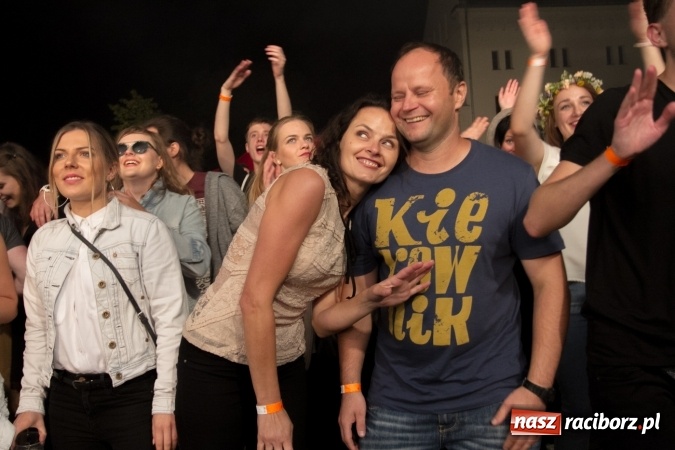 Zdjęcie w galerii na portalu naszraciborz.pl: INTRO - festiwal muzyki elektronicznej i światła na Zamku Piastowskim wiadomości z regionu