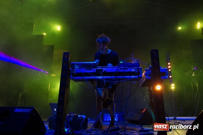 Zdjęcie w galerii na portalu naszraciborz.pl: INTRO - festiwal muzyki elektronicznej i światła na Zamku Piastowskim wiadomości z regionu