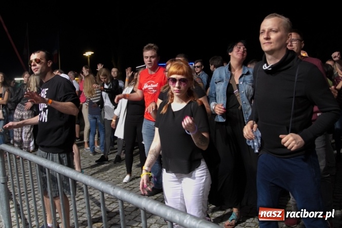 Zdjęcie w galerii na portalu naszraciborz.pl: INTRO - festiwal muzyki elektronicznej i światła na Zamku Piastowskim wiadomości z regionu