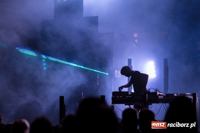 Zdjęcie w galerii na portalu naszraciborz.pl: INTRO - festiwal muzyki elektronicznej i światła na Zamku Piastowskim wiadomości z regionu