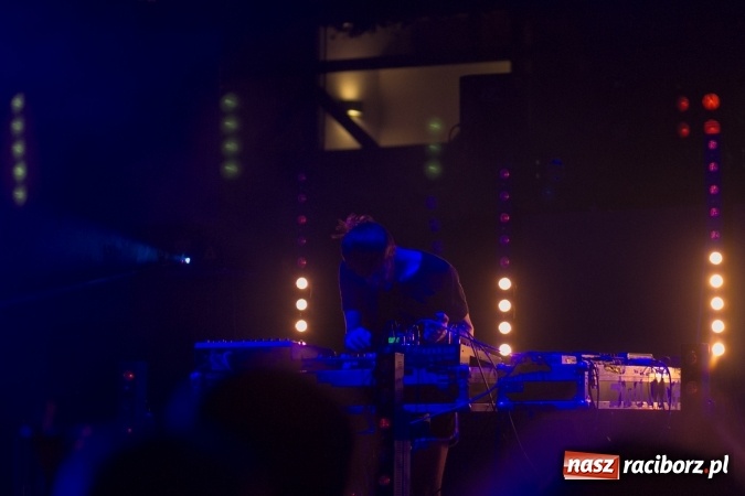 Zdjęcie w galerii na portalu naszraciborz.pl: INTRO - festiwal muzyki elektronicznej i światła na Zamku Piastowskim wiadomości z regionu