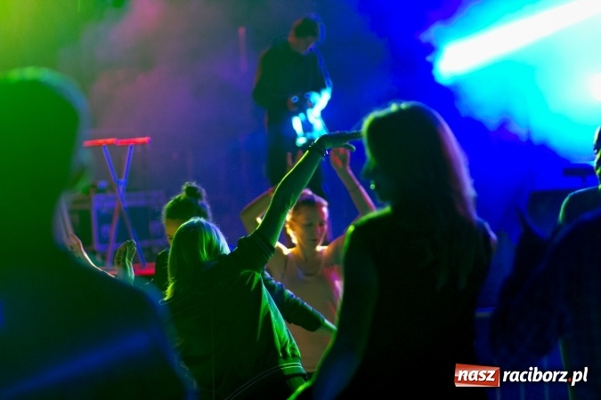 Zdjęcie w galerii na portalu naszraciborz.pl: INTRO - festiwal muzyki elektronicznej i światła na Zamku Piastowskim wiadomości z regionu