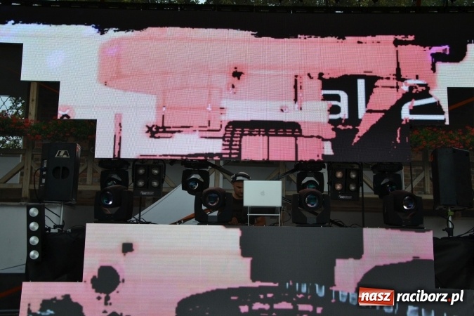 Zdjęcie w galerii na portalu naszraciborz.pl: INTRO - festiwal muzyki elektronicznej i światła na Zamku Piastowskim wiadomości z regionu