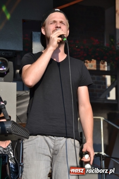 Zdjęcie w galerii na portalu naszraciborz.pl: INTRO - festiwal muzyki elektronicznej i światła na Zamku Piastowskim wiadomości z regionu