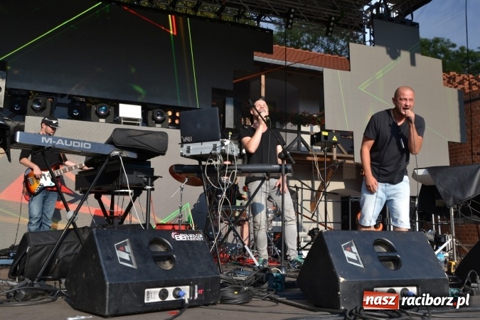 Zdjęcie w galerii na portalu naszraciborz.pl: INTRO - festiwal muzyki elektronicznej i światła na Zamku Piastowskim wiadomości z regionu