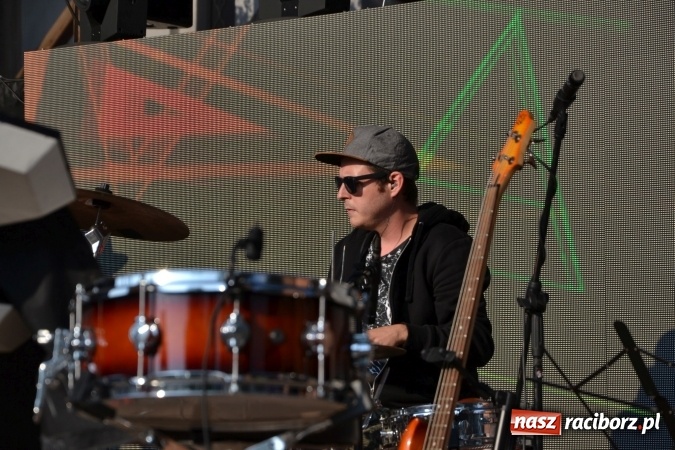 Zdjęcie w galerii na portalu naszraciborz.pl: INTRO - festiwal muzyki elektronicznej i światła na Zamku Piastowskim wiadomości z regionu