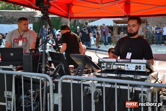 Zdjęcie w galerii na portalu naszraciborz.pl: INTRO - festiwal muzyki elektronicznej i światła na Zamku Piastowskim wiadomości z regionu