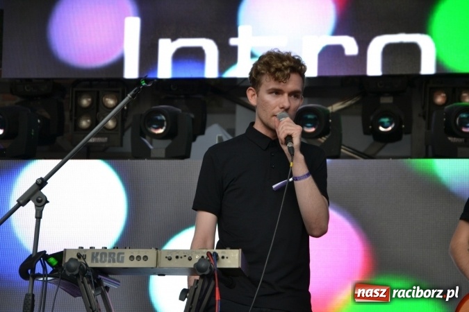 Zdjęcie w galerii na portalu naszraciborz.pl: INTRO - festiwal muzyki elektronicznej i światła na Zamku Piastowskim wiadomości z regionu