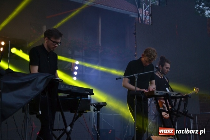 Zdjęcie w galerii na portalu naszraciborz.pl: INTRO - festiwal muzyki elektronicznej i światła na Zamku Piastowskim wiadomości z regionu